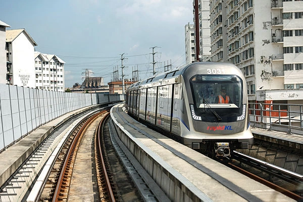 Bridging the last mile for seamless public transport
