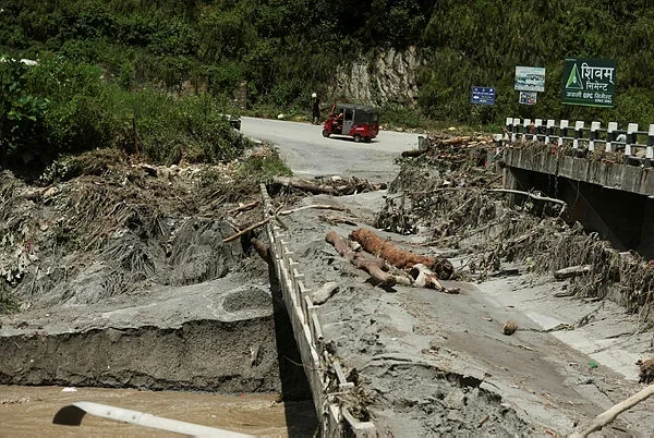 ネパール洪水、行方不明マレーシア人23人の名前を公開