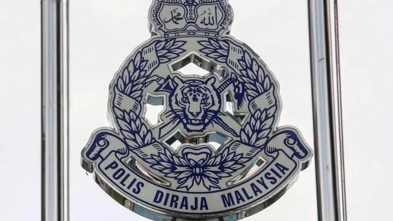 警方调查Facebook帖子称警察踢了摩托车手