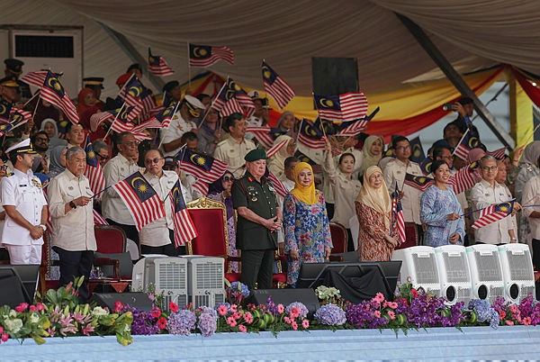 Cabinet ministers extend National Day greetings, urge unity and harmony among Malaysians