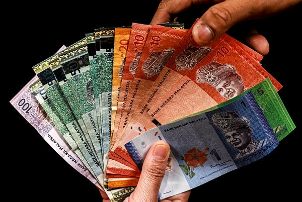 Ringgit closes almost unchanged ahead of 2Q GDP data