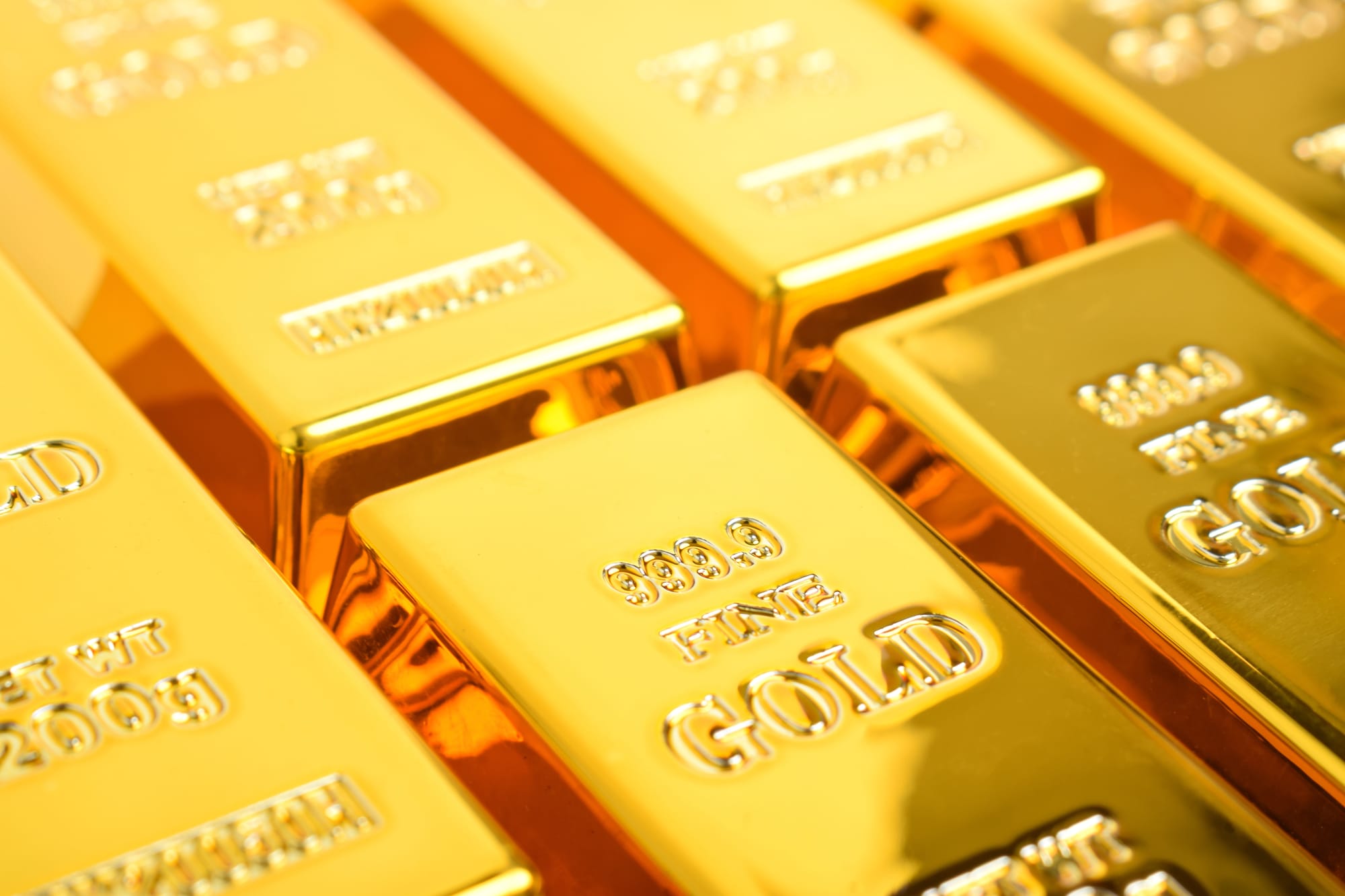 Gold Clings To US$4,000, RHB Keeps Bearish Bias
