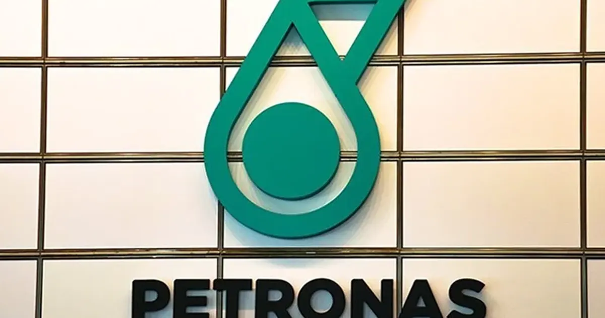 Work as a team to develop Malaysia, PM tells Petronas, Petros