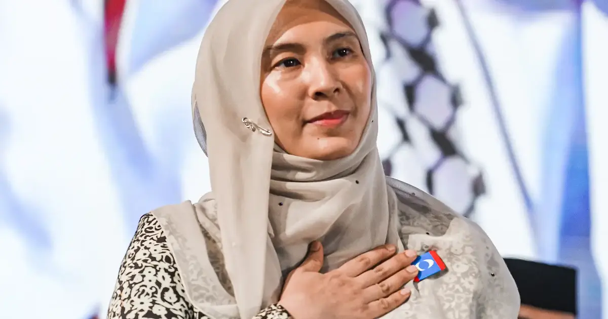 Nurul Izzah says stepping down as PKR No 2 to pursue further studies