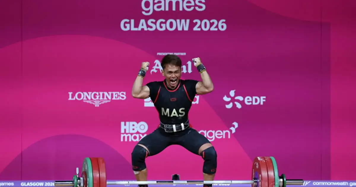 Weightlifter Aniq secures first gold, with new Games records