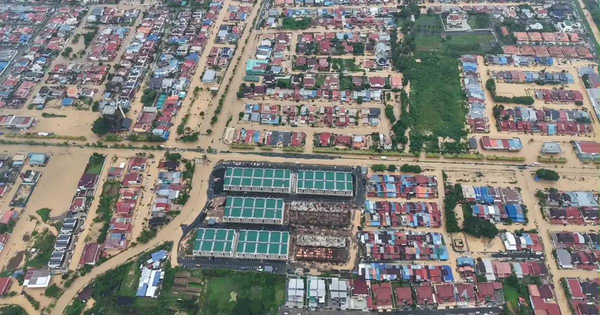 Floods hit Tawau, 2 districts in Melaka