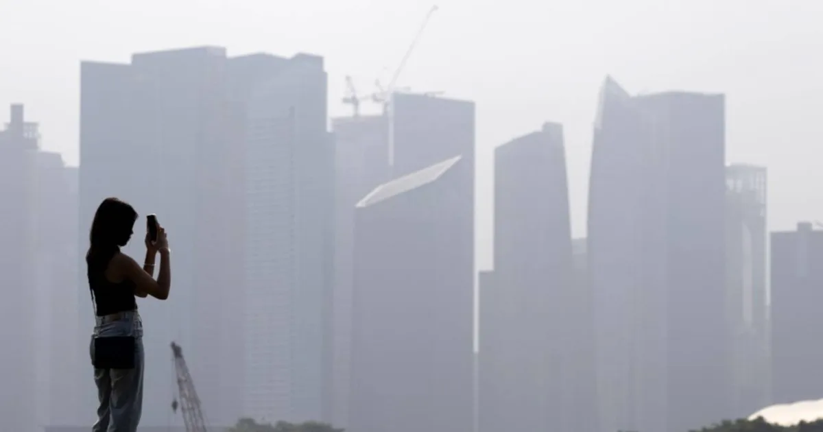 シンガポール全域で大気質が不健康レベルに悪化