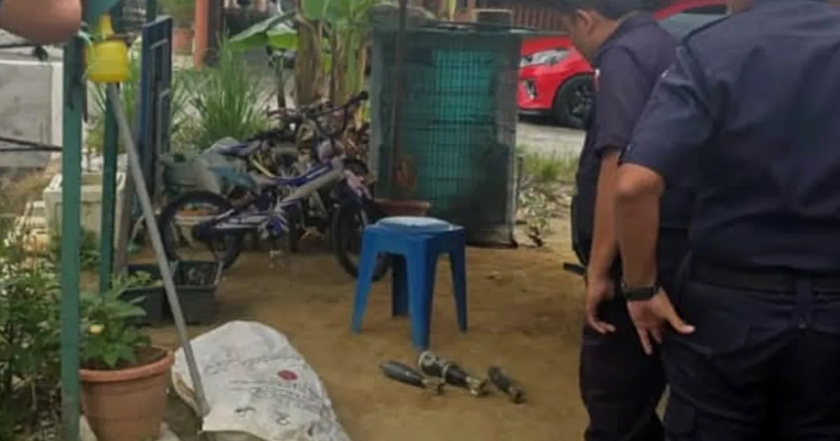 Cops detonate 3 mortar bombs found in Dengkil village