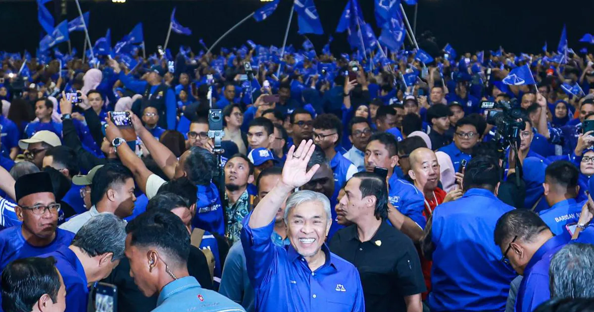 Stop being ‘allergic’ to PAS, Zahid tells BN supporters