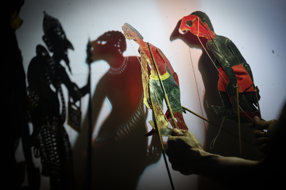 Kelantan’s ‘wayang kulit’ faces uncertain future as permit issues and ‘Tok Dalang’ shortage persist