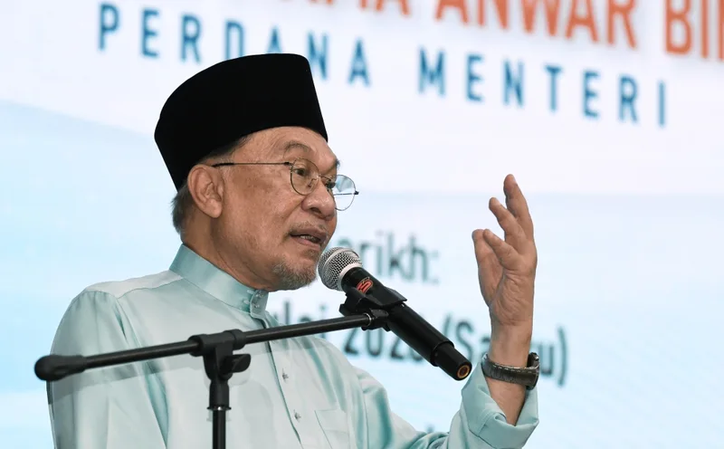 PM Anwar mengecam kenyataan terbahagi-bahagi MB Kedah Sanusi, meminta persatuan