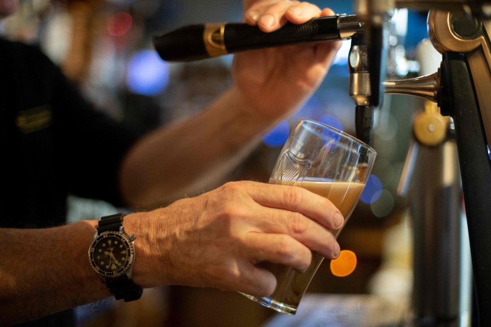 オーストラリアのパブ、客の暴飲で営業許可剥奪