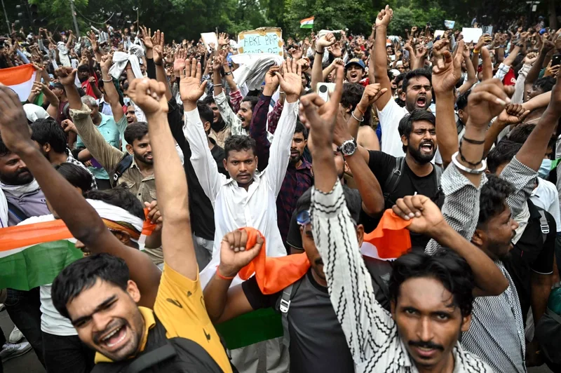 インド教育大臣が抗議で辞任