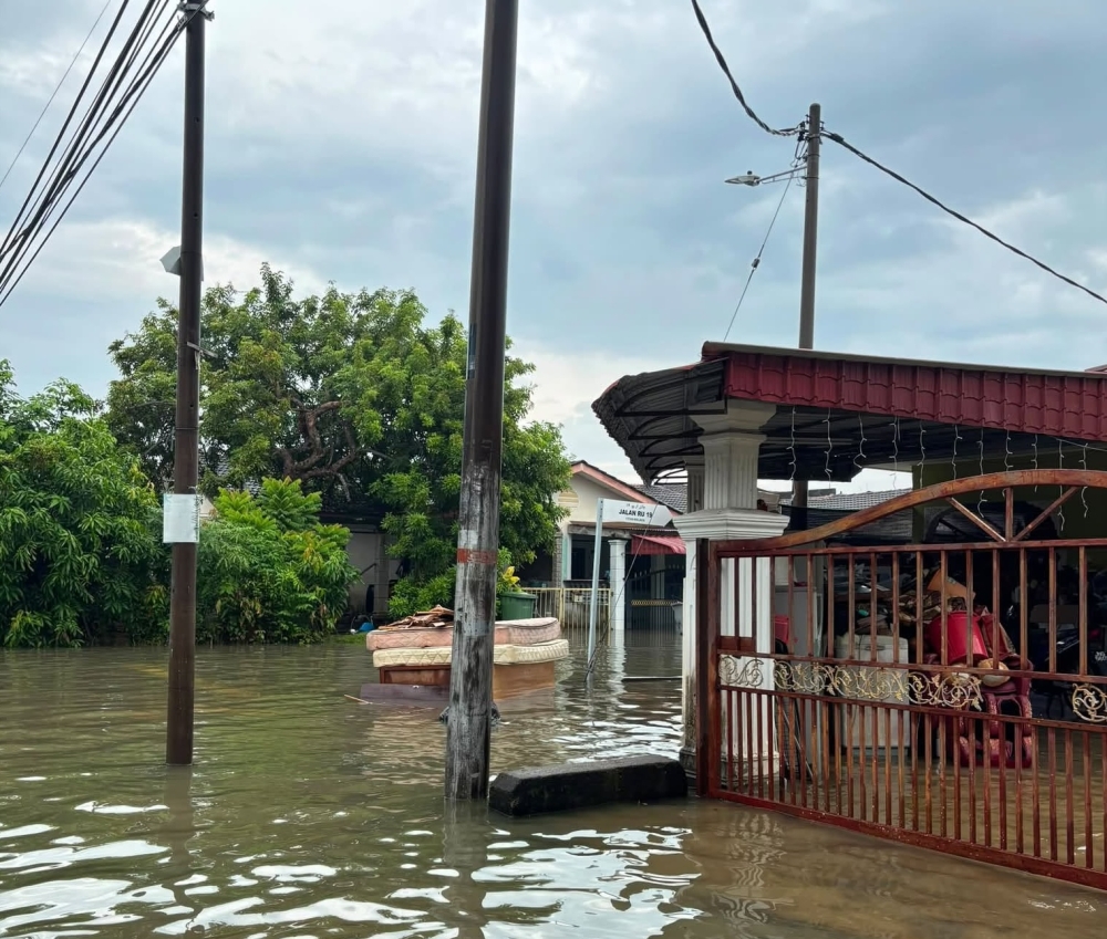 Pusat bantuan banjir ketiga dibuka di Melaka dengan peningkatan jumlah mangsa