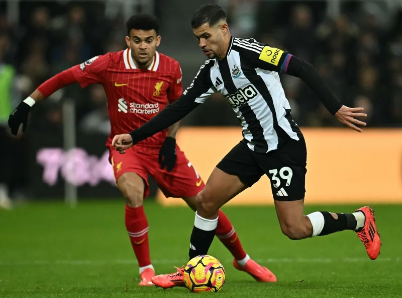 Minat Arsenal sebanyak £70 juta menyebabkan Newcastle bimbang tentang kapten Guimaraes