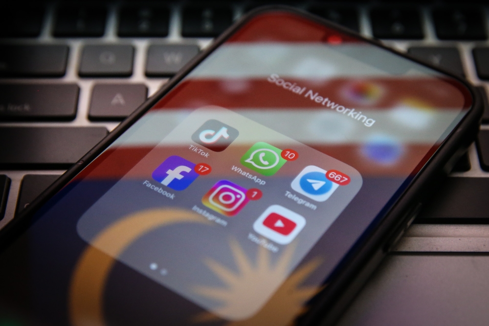 Philippines considers Australia‑style social media ban for minors after deadly school shooting