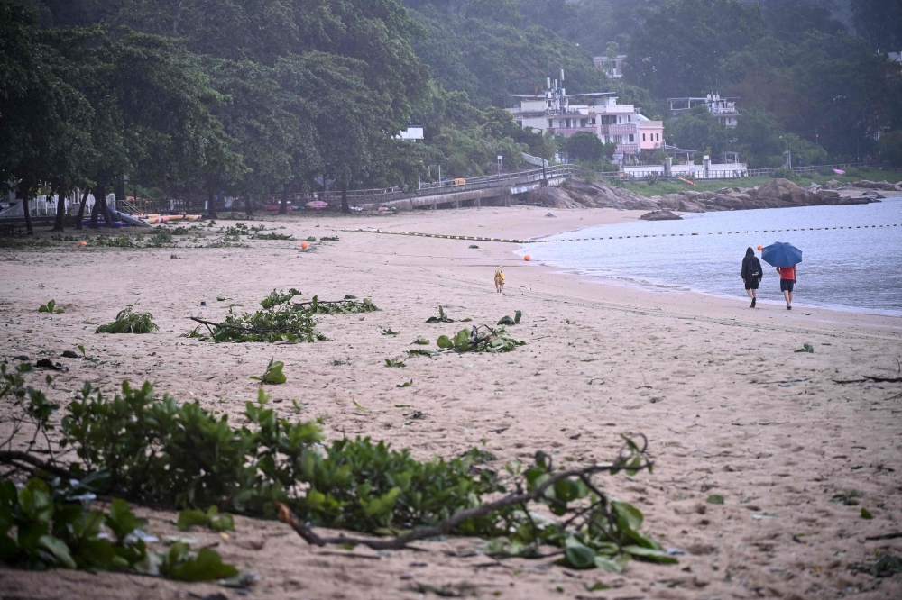 中国北西部で鉄砲水10人死亡23人負傷