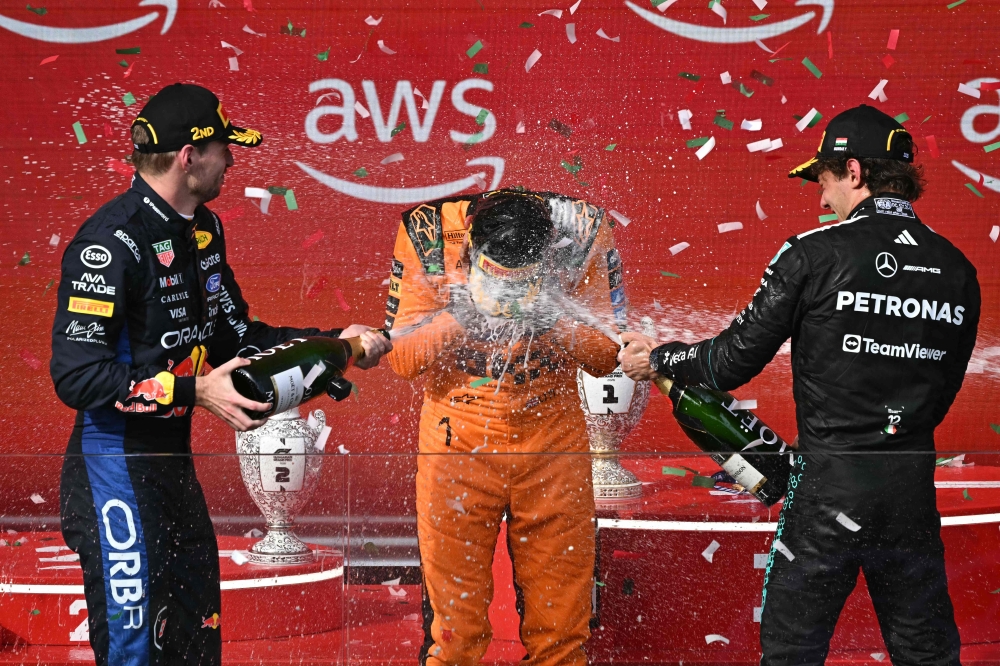 ノリス、フェルスタッペンを破りマクラーレン大勝利