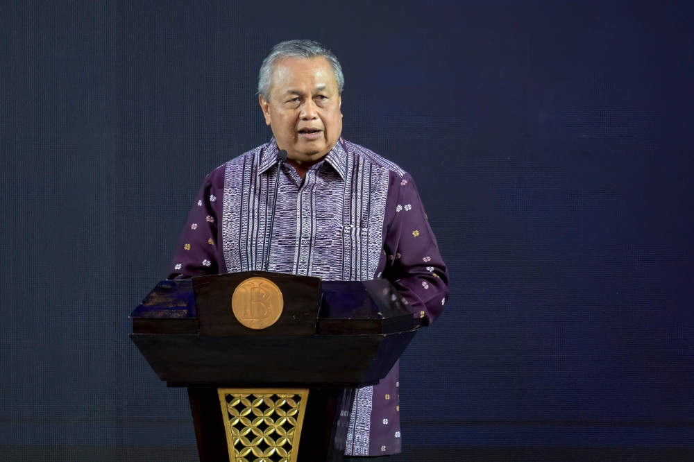 Indonesia’s central bank governor resigns as economy enters tailspin