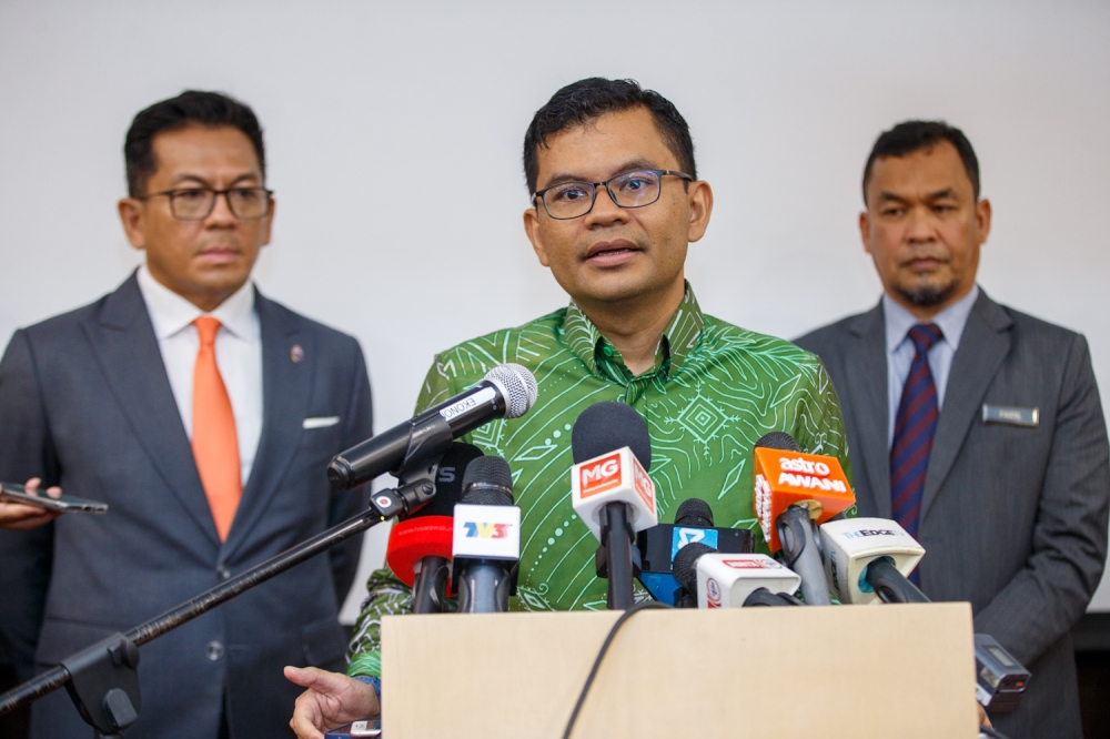 Economy Ministry must bridge gap between GDP figures and people’s lived reality, says minister