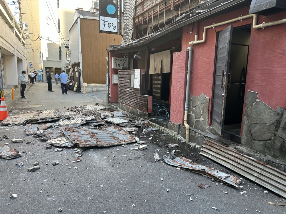 熊本ショッピングモールで爆発、閉じ込められ負傷