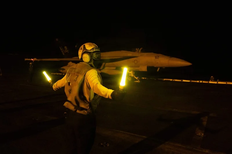 米軍、イランに強力報復攻撃開始