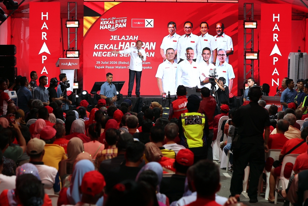 Berikan Aminuddin peluang untuk mengetuai negeri dan Malaysia sebagai contoh di rantau ini, kata Anwar kepada pengundi Negeri Sembilan