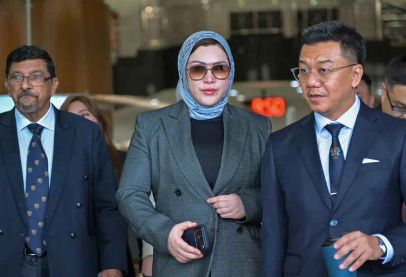 Pihak pendakwaan mengemukakan rayuan keputusan pembebasan Zizie Izette dalam kes rasuah RM2.8 juta yang berkaitan dengan unit amanah Felcra