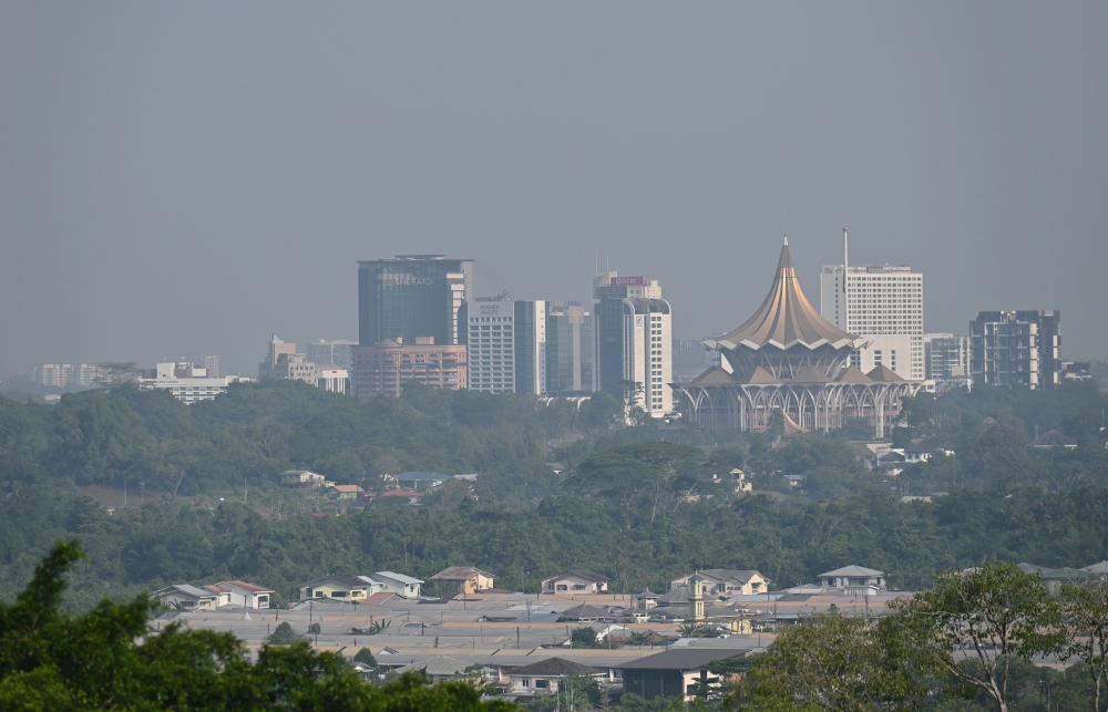 Afternoon checks show nine Sarawak areas with unhealthy air quality, Serian still very unhealthy