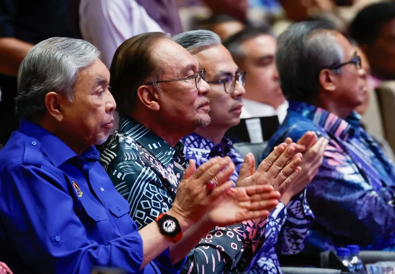 Anwar tells Rural Development Ministry and MOF to find middle ground in funding row