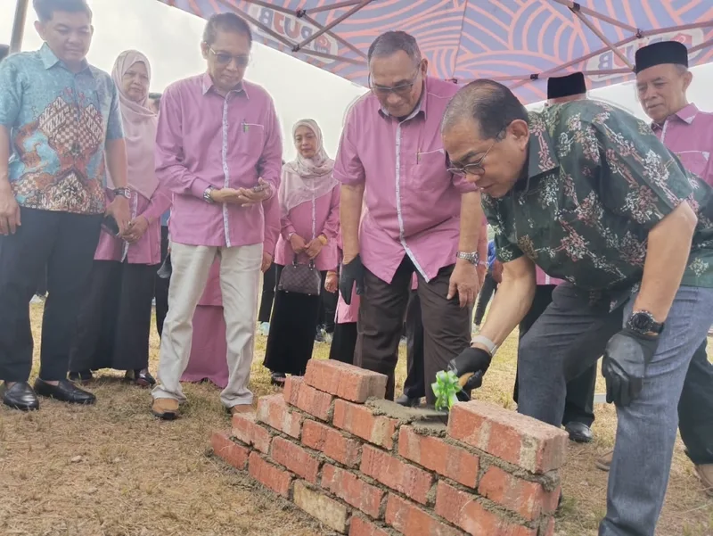Khaled Nordin: PAS can discuss using BN logo for Melaka polls, but door not open to all Perikatan parties