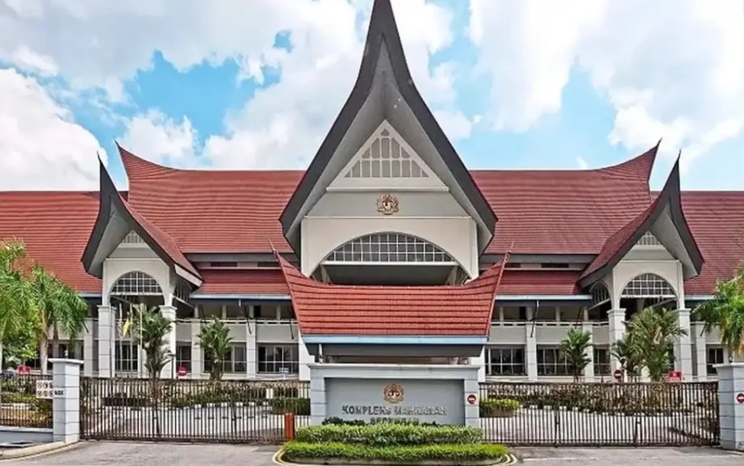 N. Sembilan govt fails to evict two Undangs from official premises