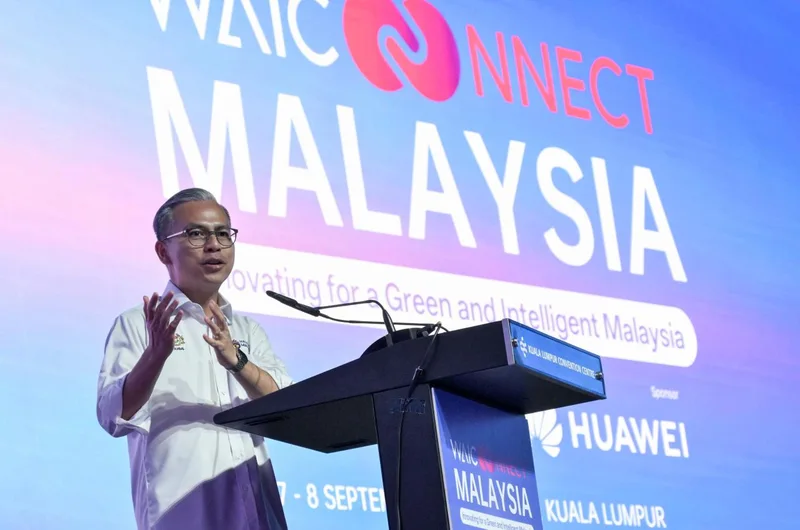 MCMC、EC薬物取引悪用で会議 ファルミ氏回答待ち