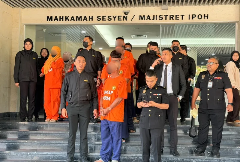 Enough with the orange attire: MACC scraps remand uniform after PM’s call for change