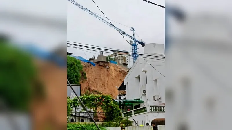 パヤ・テルボンク土砂崩れで男性死亡、工事を中止