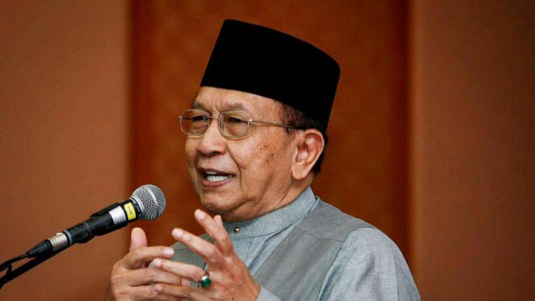 Perjalanan politik Rais Yatim: Dari bintang naik Umno kepada kontroversi diraja