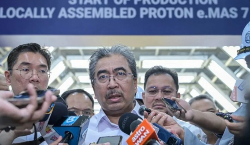 MITI mengambil langkah mempercepatkan peralihan kenderaan elektrik dengan sasaran 30,000 stesen cas awam