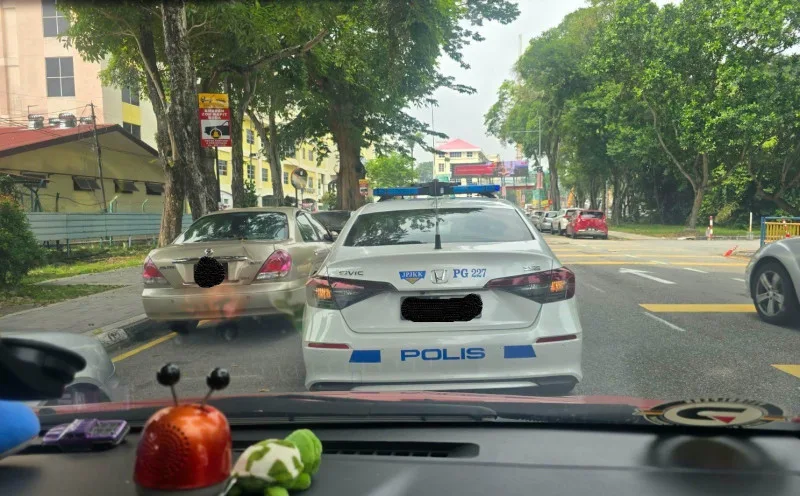 ペナンでオートバイに車衝突、女性死亡