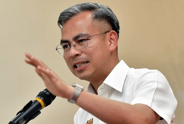 ファルミ氏「バングラ労働者20万人説は非公式」