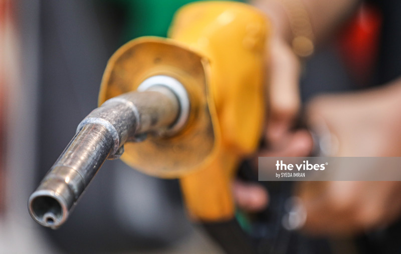 MOF: Unsubsidised petrol, diesel prices cut by 5 sen from Aug 6