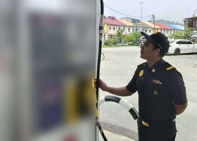 KPDN seizes RON95 petrol samples from seven stations over water contamination complaints in Selangor