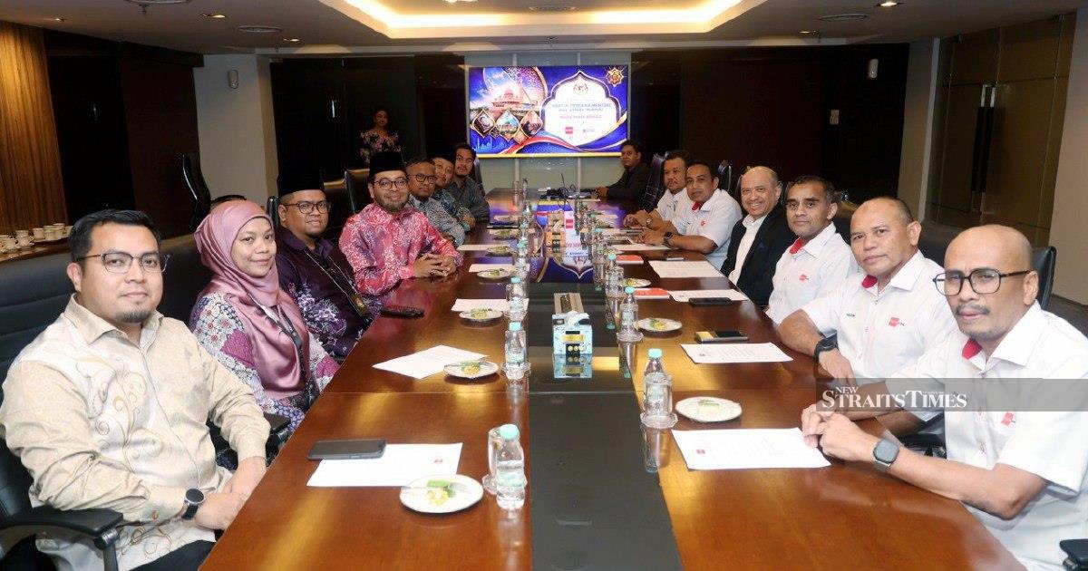 Zulkifli Hasan visits Media Prima to strengthen strategic media cooperation