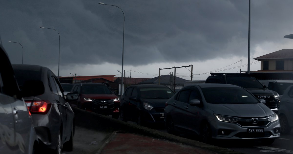 MetMalaysia issues thunderstorm warning for 5 states and Labuan until 11pm