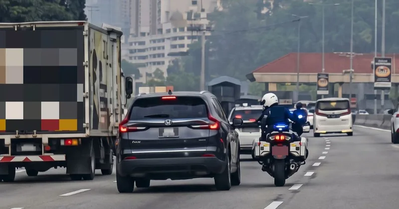 Driver who tailgated Zahid's police convoy released on police bail