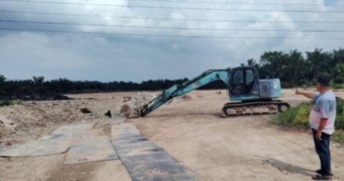 MP demands answers over alleged Singapore waste dumped in Pontian