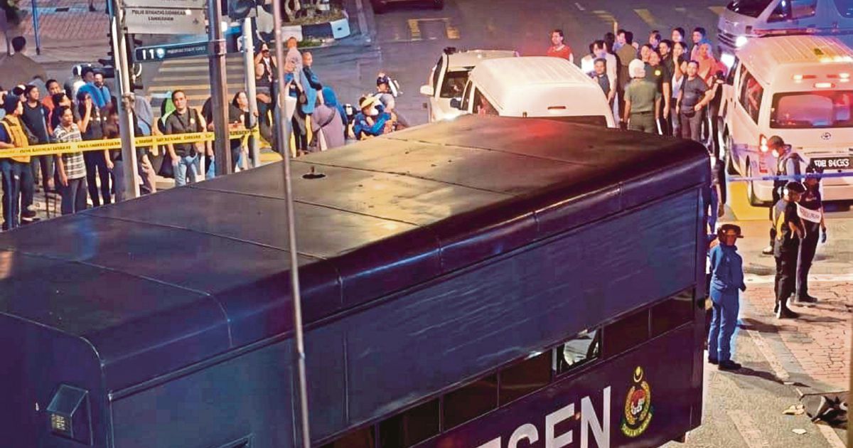 VIP escorts and emergency drivers: Sirens on, rules off?