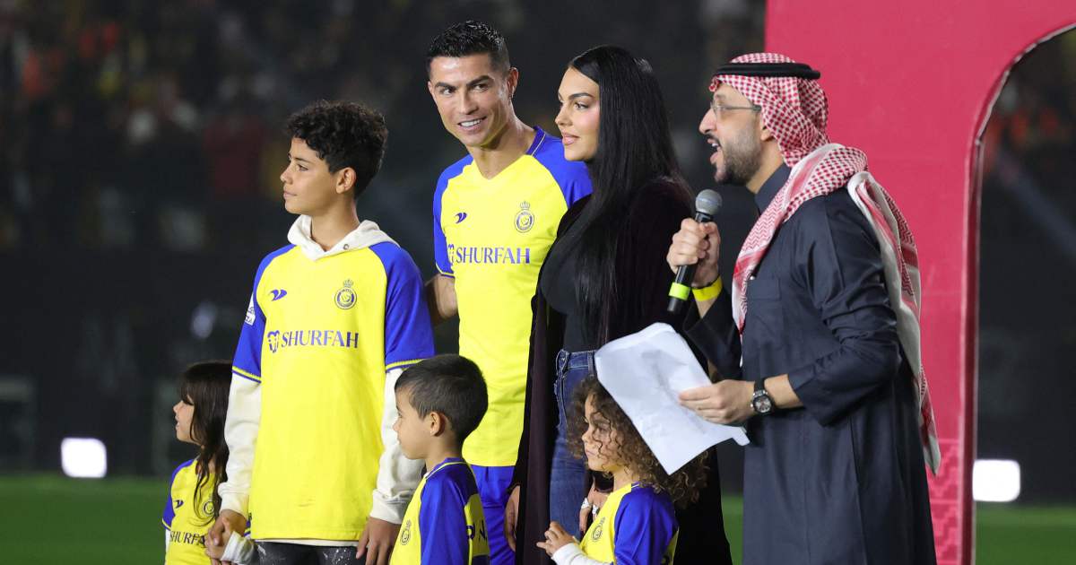 Ronaldo finally getting married on Aug 8?