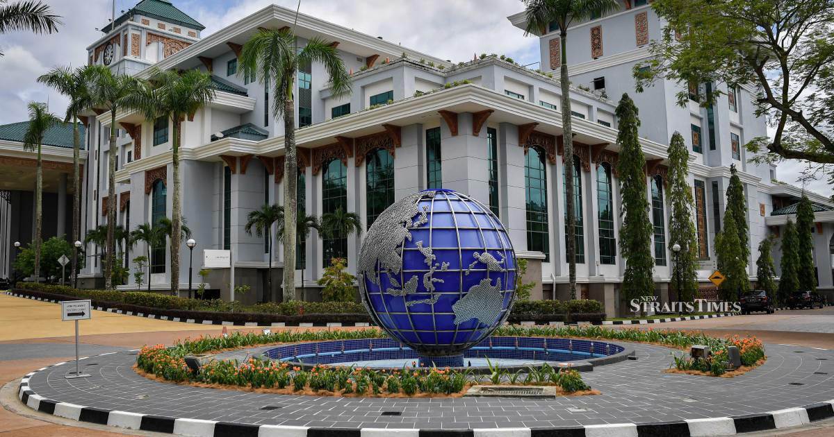 Flores earthquake: 16 Malaysian tourists safe, says embassy
