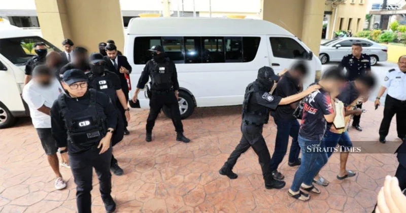 誘拐で6人無罪主張
